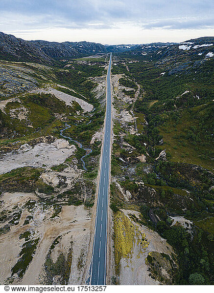 Russia  Murmansk Oblast  Teriberka  Aerial view of straight asphalt road across mountainous landscape