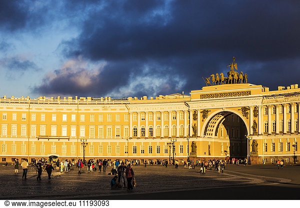 Russia  Saint Petersburg  view to general staff building