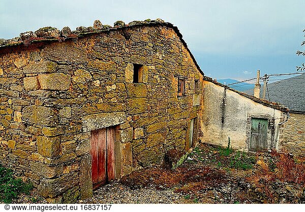 Rustikales Haus in O Bolo  Orense  Spanien.