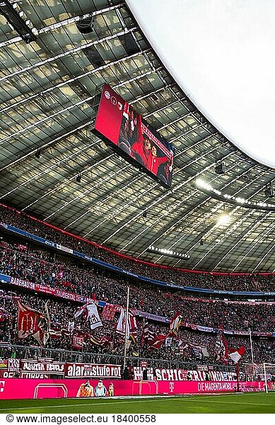 Südkurve  Fanblock  Fans  Fankurve  Flaggen  Fahnen  Stimmung  stimmungsvoll  FC Bayern München FCB  Allianz Arena  München  Bayern  Deutschland  Europa
