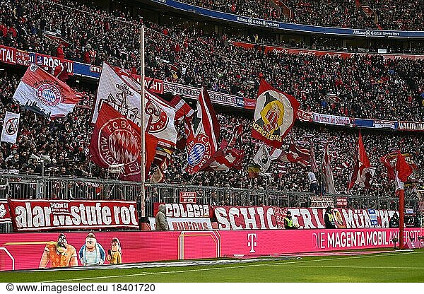 Südkurve  Fanblock  Fans  Fankurve  Flaggen  Fahnen  Stimmung  stimmungsvoll  FC Bayern München FCB  Allianz Arena  München  Bayern  Deutschland  Europa