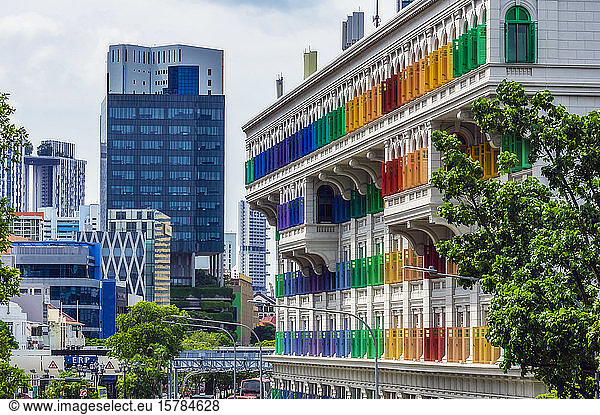 Südostasien  Singapur  Buntes Gebäude