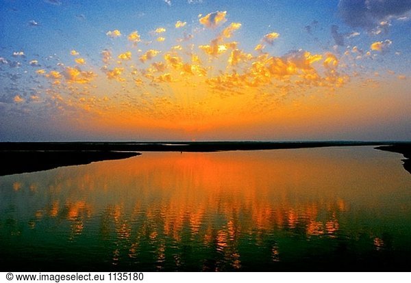 Sümpfe von Odiel River bei Sonnenuntergang. Provinz Huelva  Andalusien  Spanien