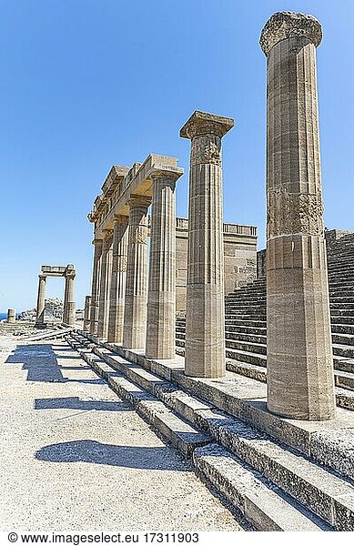 Säulen  Akropolis von Lindos  antike Zitadelle  Lindos  Rhodos  Dodekanes  Griechenland  Europa