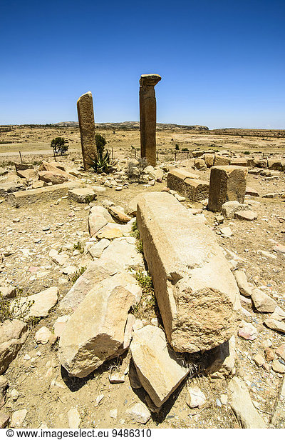 Säulen  Überreste in Qohaito  Eritrea  Afrika