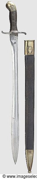 SACHSEN KÃ–NIGREICH  Artillerie-Faschinenmesser M 1879  KrÃ¤ftige  an der Spitze verbreiterte und zweischneidige RÃ¼ckenklinge mit terzseitiger Hohlkehlung. Der Ansatz gestempelt 'GEB. WEYERSBERG SOLINGEN'. Auf dem RÃ¼cken gestempelt 'A' unter Krone  '80' sowie 'S' unter Krone. Die eiserne Parierstange mit Truppenstempel '32.A.H.90.' Vernietete Hartgummigriffschalen mit gestempeltem Messingknauf 'S' unter Krone. Leicht geschrumpfte Lederscheide mit glatten MessingbeschlÃ¤gen  der Mundbeschlag nummerngleich gestempelt sowie gelÃ¶schter Truppenstempel. LÃ¤nge 77 5 cm
