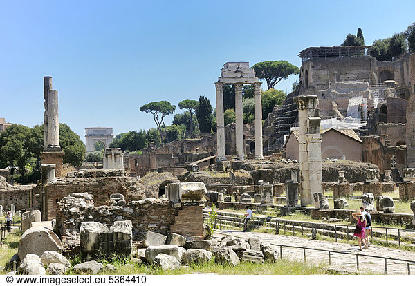 Sacra Via  Touristen  Forum Romanum  Rom  Italien  Europa