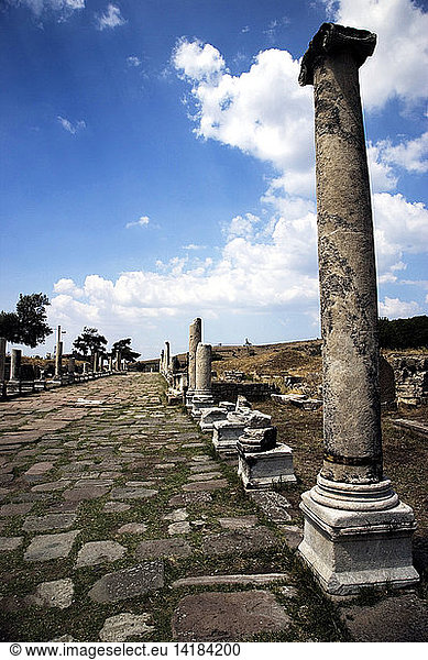 Sacred area of Asklepion  Pergamum  Bergama  Turkey  Europe