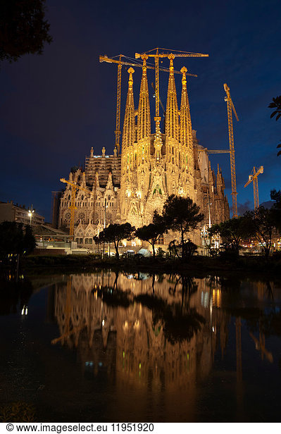 Sagrada Familia at dusk  Barcelona  Spain