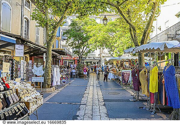 Sales stands at the weekly market market in Apt  Luberon  Provence  France  Europe