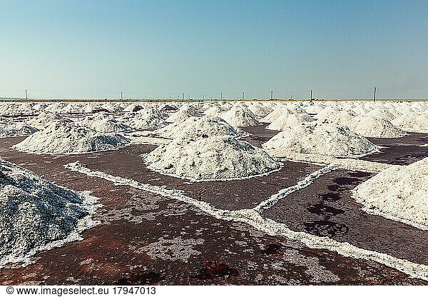 Salt heaps at salt mine at Sambhar Lake  Sambhar  Rajasthan  India  Asia