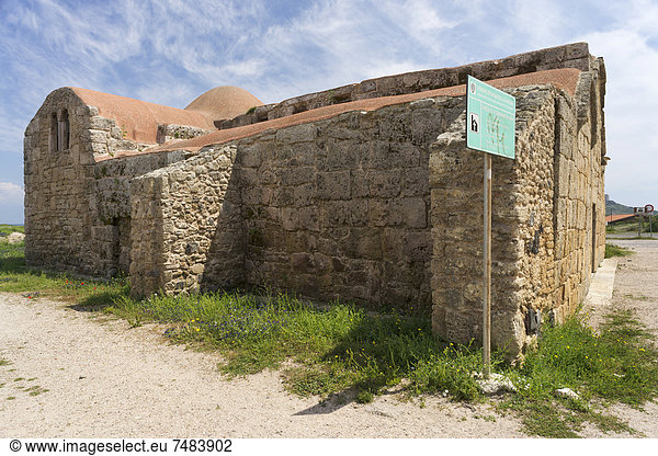 San Giovanni di Sinis  eine der ältesten byzantinischen Kirchen auf Sardinien  Ursprünge 6. oder 7. Jh.  Sinishalbinsel  Oristano  Oristanese  Sardinien  Italien  Europa
