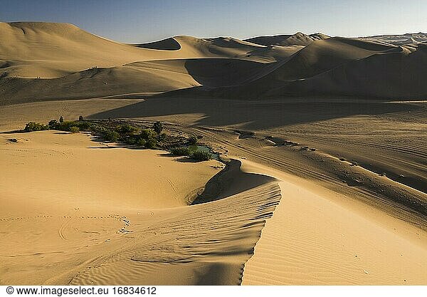 Sanddünen bei Sonnenuntergang in Huacachina einem Dorf in der Wüste Region Ica Peru