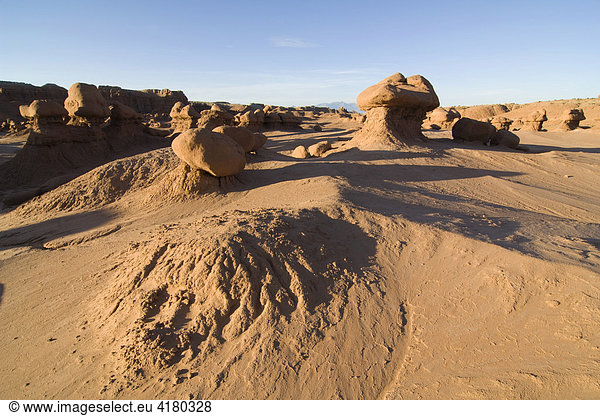 Sandsteinformationen im Goblin Valley State Park Utah Vereinigte Staaten von Amerika