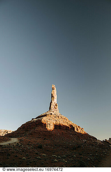 Sandsteinturm im Tal der Götter  Wüste im Süden Utahs