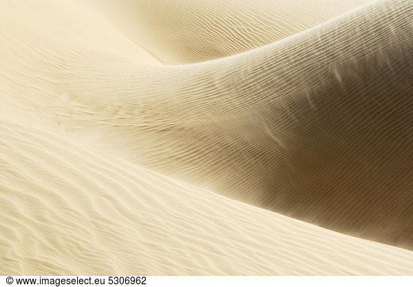 Sandsturm  Strukturen im Sand  Sanddünen zwischen Oase Dakhla und Oase Kharga  Libysche Wüste  Ägypten  Afrika