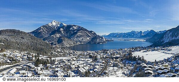 Sankt Gilgen am Wolfgangsee with Schafberg  winter landscape  drone shot  Salzkammergut  province Salzburg  Austria  Europe