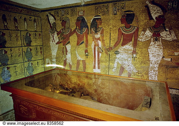 Sarcophagus at the Tomb of King Tutankhamun Sarcophagus at the Tomb of ...