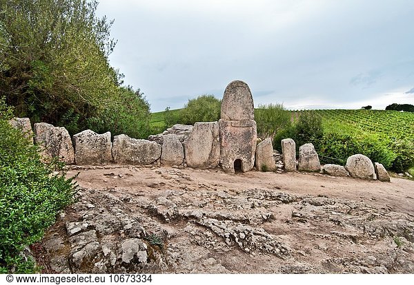 Sardinien antik Bronzezeit Hünengrab Italien Grabmal