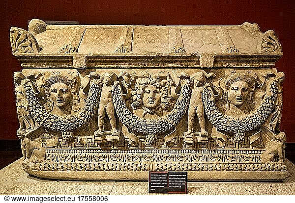 Sarkophag  Perge  römische Periode  Archäologisches Museum  Antalya  Türkei  Antalya  Türkei  Asien