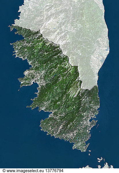 Satellitenbild des Departements Corse-du-Sud  Frankreich. Dieses Bild wurde aus Daten der Satelliten LANDSAT 5 und 7 zusammengestellt.