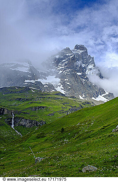 Scenic view of Aosta Valley and Matterhorn mountain