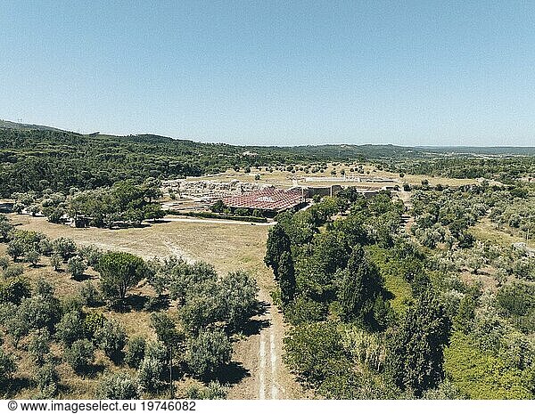 Schöne Landschaft mit antiken römischen Ruinen  Conimbriga  Portugal  Europa