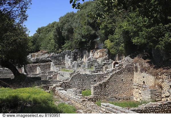 Schatzhaus des Asklepios-Heiligtums in der Ruinenstadt Butrint  UNESCO-Weltkulturerbe