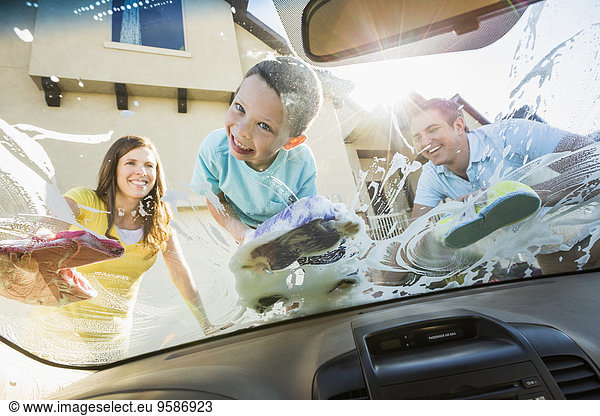 Scheibenwischer Europäer Menschlicher Vater Auto waschen