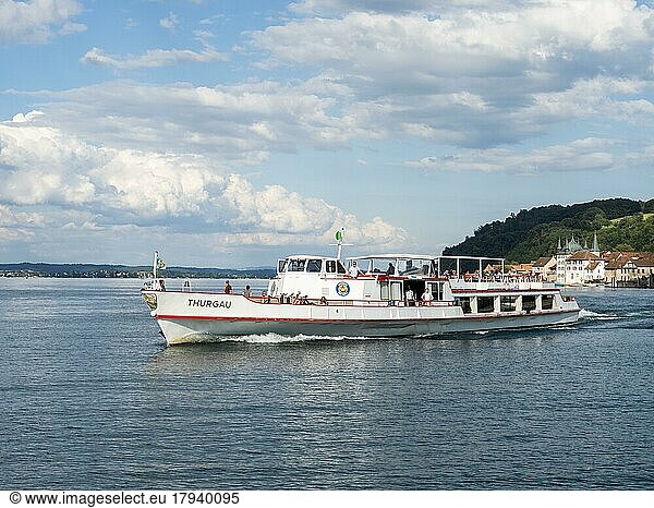 Schiff der URH  Schifffahrt Untersee und Rhein  vor Steckborn  Thurgau