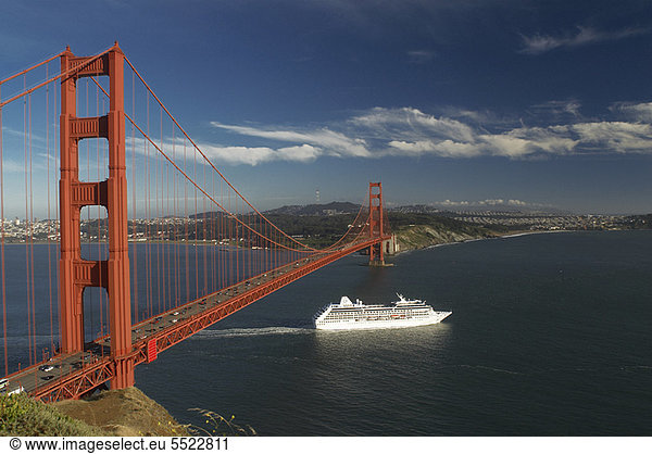 Schifffahrt unter der Golden Gate Bridge
