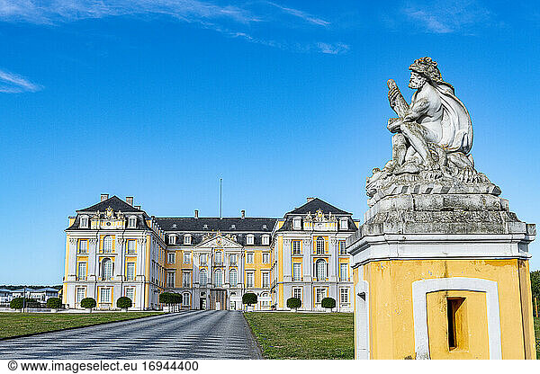 Schloss Augustusburg  UNESCO-Welterbe  Bruhl  Nordrhein-Westfalen  Deutschland  Europa