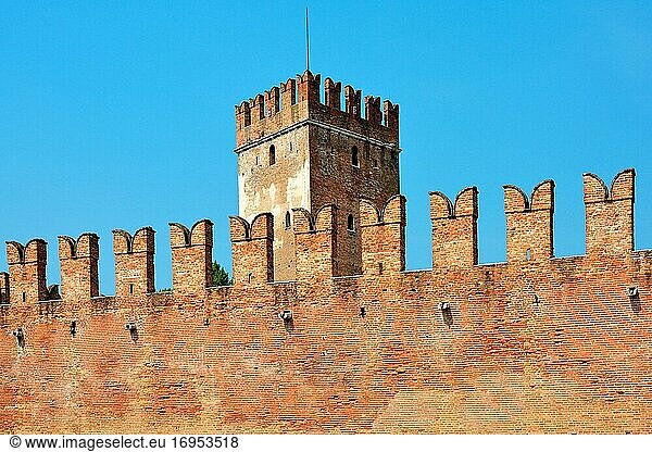 Schloss Castelvecchio im historischen Zentrum von Verona - Italien.