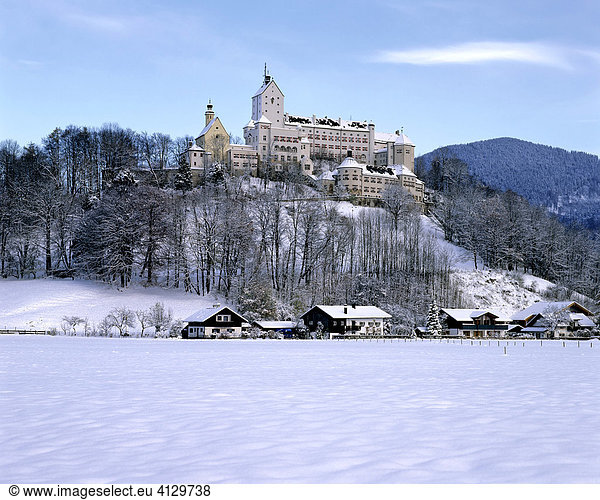 Schloss Hohenaschau  Winter  Aschau  Chiemgau  Oberbayern  Deutschland