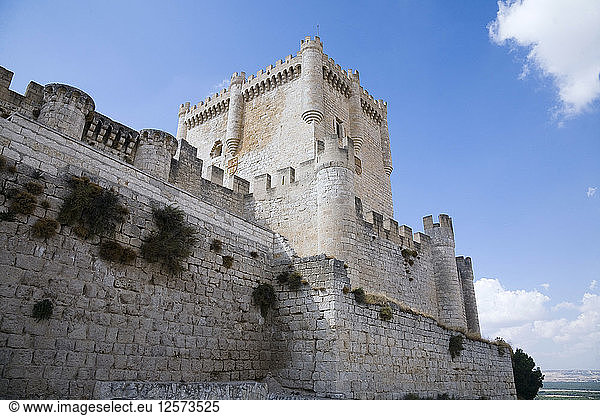 Schloss Penafiel Penafiel Spanien 2007. Künstler: Samuel Magal