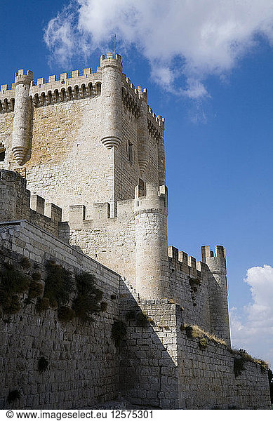 Schloss Penafiel Penafiel Spanien 2007. Künstler: Samuel Magal