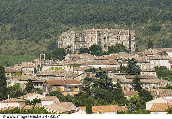 Schloss und Dorf Alba le Romaine  Ardeche  Rhone Alpes  Frankreich  Europa