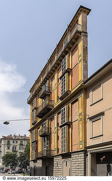 Schnitt durch das Polenta-Haus (Fetta di Polenta) des Architekten Alessandro Antonelli  Turin  Piemont  Italien  Europa