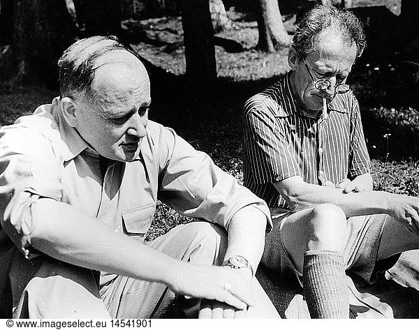 SchrÃ¶dinger  Erwin  12 8 1887 - 4.1.1961  Ã¶ster. Physiker  GesprÃ¤ch mit Dr. Merz-Benteli im Wald  1950er Jahre