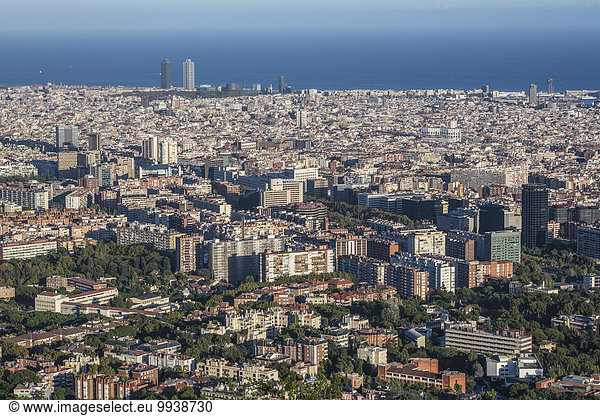 Schrägansicht schräg Panorama Skyline Skylines Europa niemand Großstadt Architektur Herbst Tourismus Allee Barcelona Katalonien Spanien