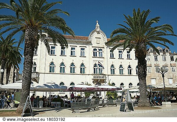 Schule  Altstadt  Trogir  Split-Dalmatien  Kroatien  Trau  Schulgebäude  Europa