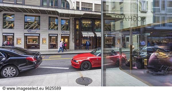 Schweiz  Genf  Luxusläden in der Rue du Rhone