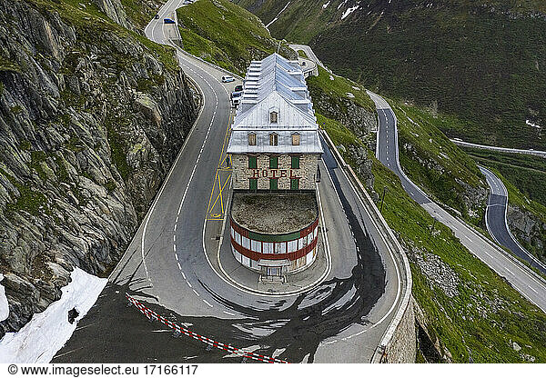 Schweiz  Wallis  Rhonegletscher  Luftaufnahme eines Berghotels