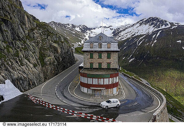 Schweiz  Wallis  Rhonegletscher  Luftaufnahme eines Berghotels