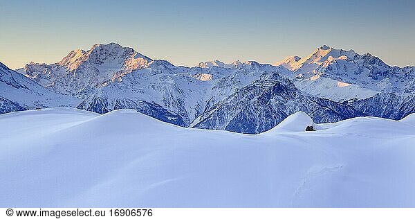Schweizer Alpen  Weissmies  4023 (m)  Fletschhorn  3992 m  Alphubel  4206 m  Dom  4545 m  Mischabel  Wallis  Schweiz  Europa