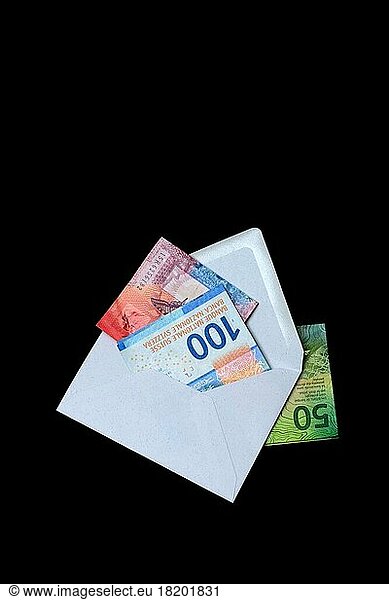 Schweizer Geldscheine mit Kuvert  Geldgeschenk  Symbolfoto