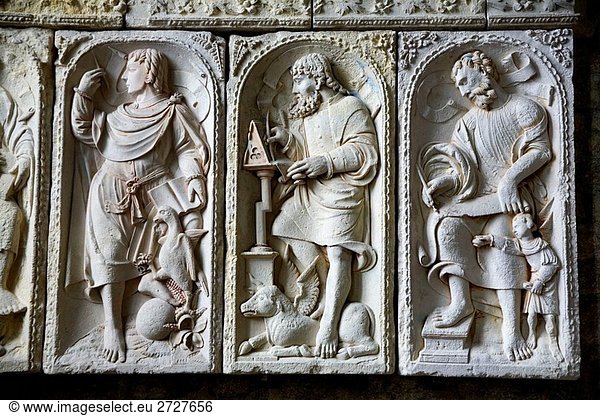 Sculpted Bilder auf Klosterkirche St. Michael´s Mount  im Département Manche  Region Basse-Normandie  Normandie  Frankreich  Europa