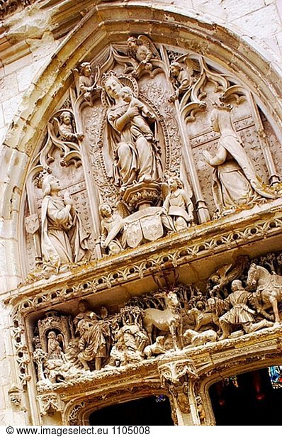 Sculpted Reliefs am Eingang zu der Chapelle St. Hubert  Leonardo Da Vinci´s Ruhestätte. Amboise. Frankreich