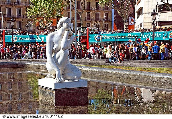 Sculpture 'La Deessa' by Josep Clar?  1928  in the Plaza de Catalunya  Barcelona  ??Catalonia  Spain