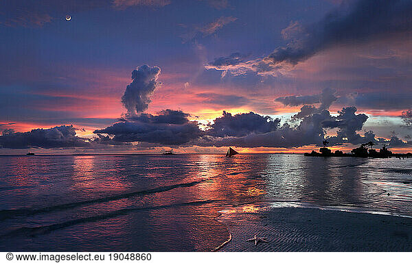 Sea at sunset with sailboats  Boracay  Aklan  Philippines